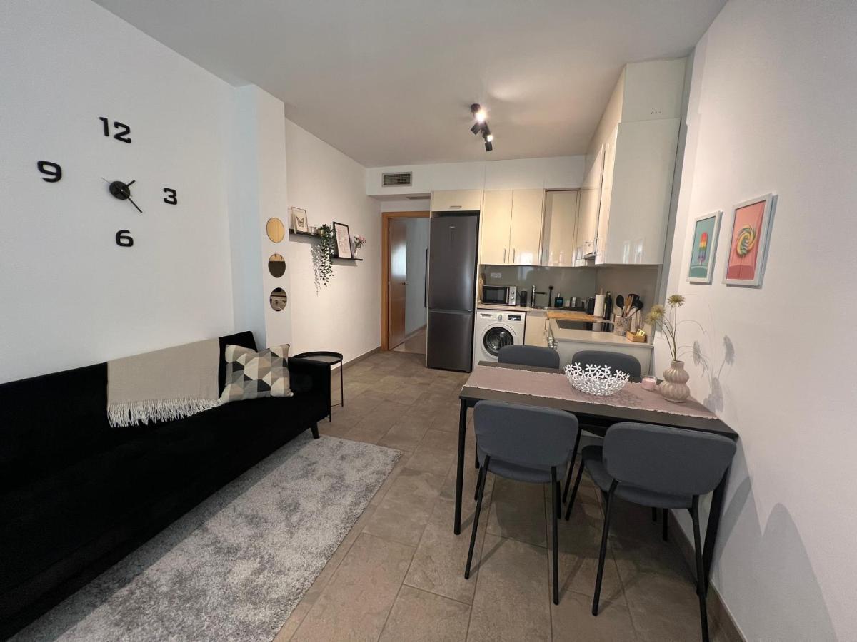 Cozy Apartment Well-Located In Terrassa, Barcelona Extérieur photo