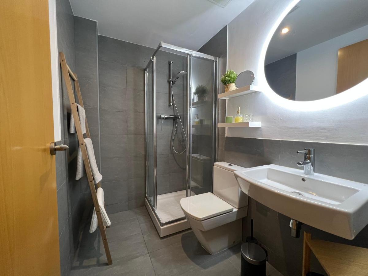 Cozy Apartment Well-Located In Terrassa, Barcelona Extérieur photo